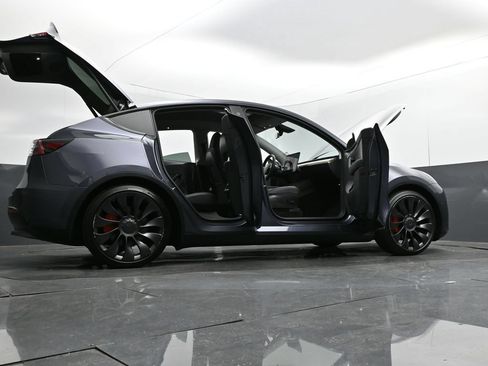 Used 2022 Tesla Model Y Performance AWD/4WD image 37