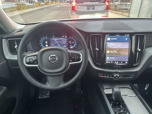 Certified 2025 Volvo XC60 B5 Plus image 18