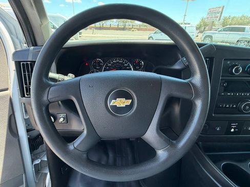 Used 2018 Chevrolet Express 3500 w/ Chrome Appearance Package RWD image 19