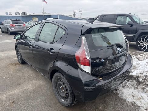 Used 2016 Toyota Prius C Two image 4