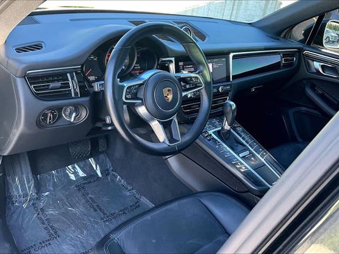 Used 2021 Porsche Macan image 17