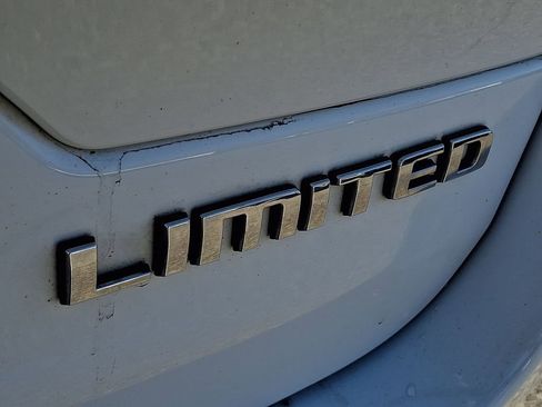 Used 2022 Jeep Grand Cherokee Limited image 30