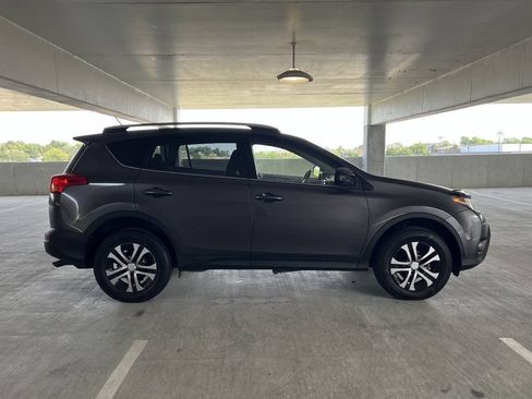 Used 2015 Toyota RAV4 LE AWD/4WD image 10