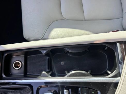 Used 2019 Volvo XC90 T6 Momentum w/ Advanced Package AWD/4WD image 16