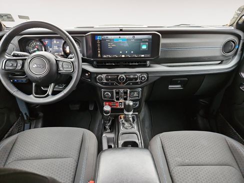 Used 2024 Jeep Wrangler Unlimited Rubicon 4xe image 10