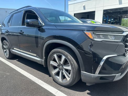 Used 2023 Honda Pilot Touring image 2