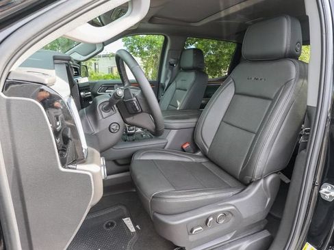 Used 2025 GMC Sierra 1500 Denali w/ Denali Reserve Package AWD/4WD image 15