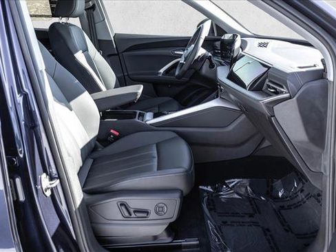 Used 2025 Audi Q5 Premium image 25