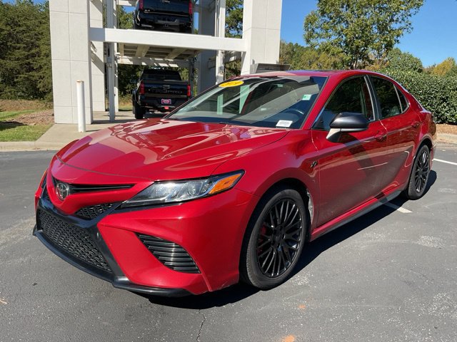 Used 2019 Toyota Camry SE FWD image 2