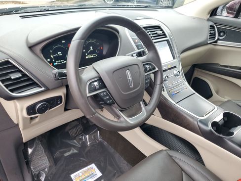 Used 2020 Lincoln Nautilus Reserve image 13