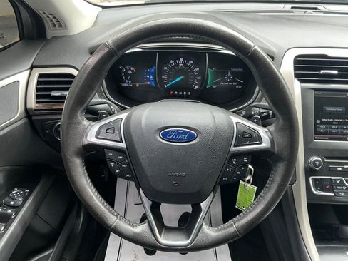 Used 2016 Ford Fusion SE w/ Equipment Group 202A FWD image 22