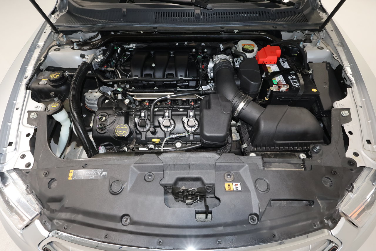 Used 2017 Ford Taurus SEL w/ Equipment Group 201A FWD image 18