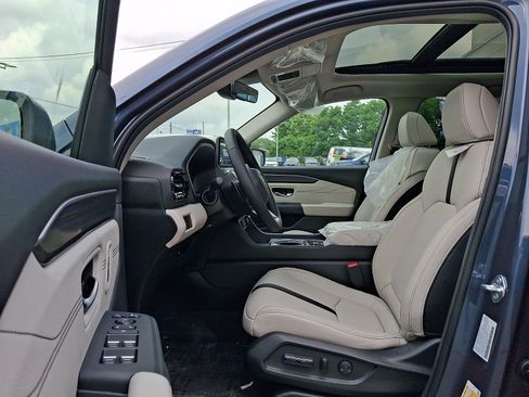 New 2026 Honda Pilot Touring image 6