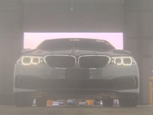 Used 2019 BMW 530i xDrive w/ Convenience Package image 3