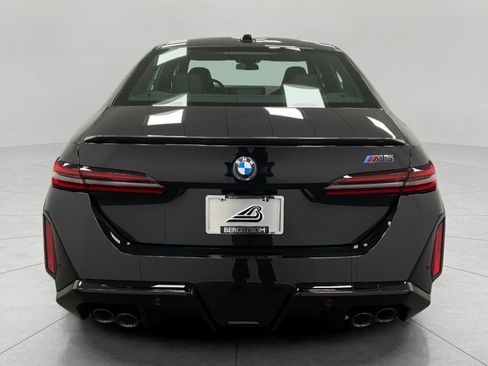 New 2026 BMW M5 w/ Carbon Package image 4