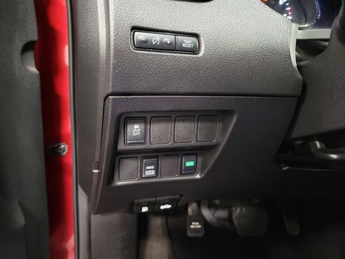 Used 2019 Nissan Rogue Sport S AWD/4WD image 23
