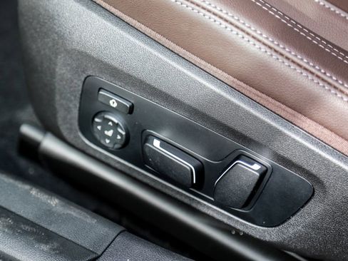 New 2026 BMW 330i xDrive Sedan w/ Premium Package image 21