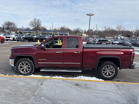 Used 2017 GMC Sierra 1500 SLT w/ SLT Premium Package image 10