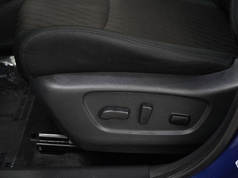 Used 2019 Nissan Rogue SV AWD/4WD image 22