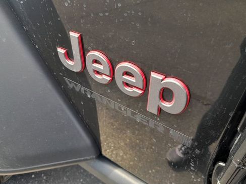 Used 2024 Jeep Wrangler Unlimited Rubicon AWD/4WD image 57