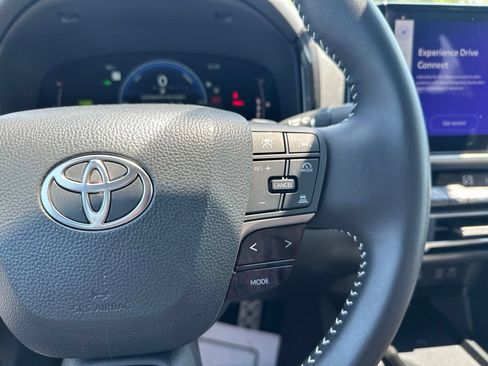 Used 2025 Toyota Camry SE w/ Multimedia Upgrade Package FWD image 20