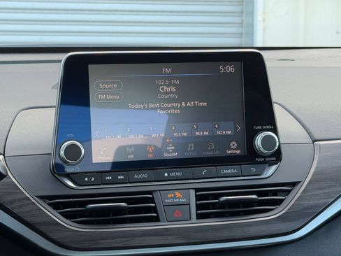 Used 2025 Nissan Altima 2.5 SV FWD image 20