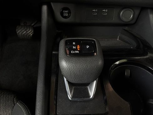 Used 2025 Nissan Rogue SV FWD image 24