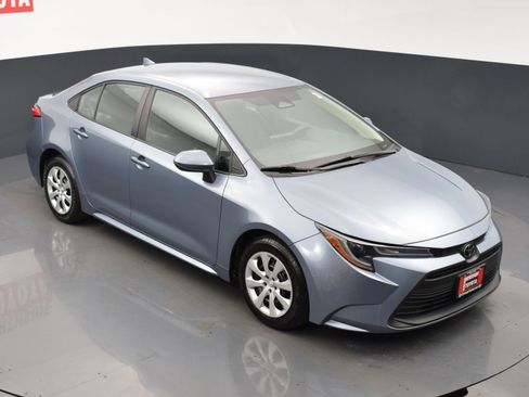 Used 2023 Toyota Corolla LE image 21