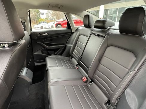 Used 2024 Volkswagen Jetta SE image 24