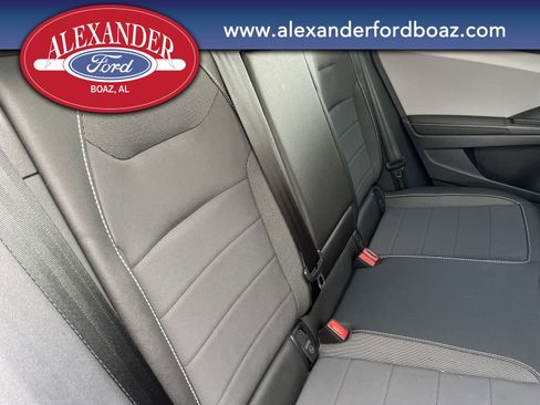 Used 2024 Volkswagen Taos SE image 17