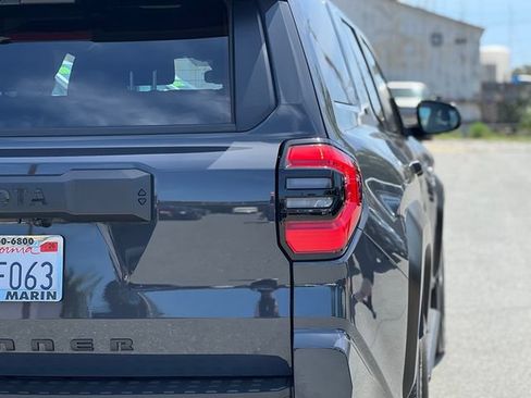 Used 2025 Toyota 4Runner SR5 AWD/4WD image 13