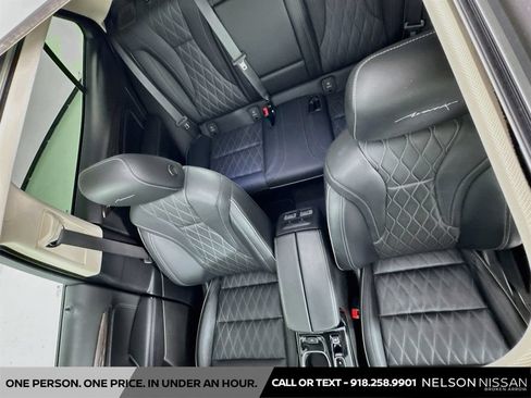 Used 2023 Buick Envision Avenir FWD image 23