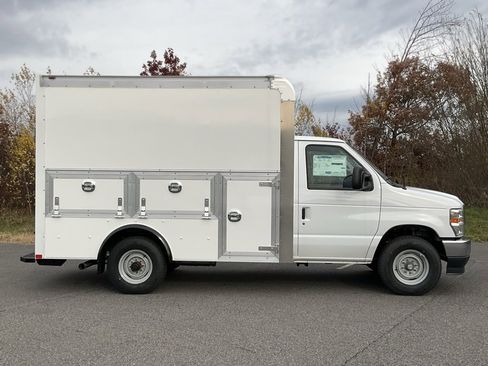 New 2026 Ford E-350 and Econoline 350 Super Duty w/ Power Equipment Group image 18