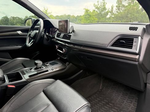 Used 2018 Audi SQ5 Prestige w/ Prestige Package AWD/4WD image 24