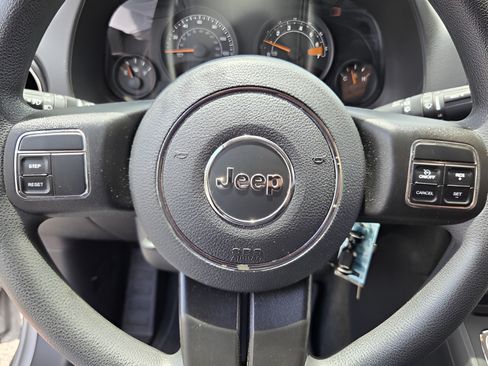 Used 2016 Jeep Compass Sport FWD image 21