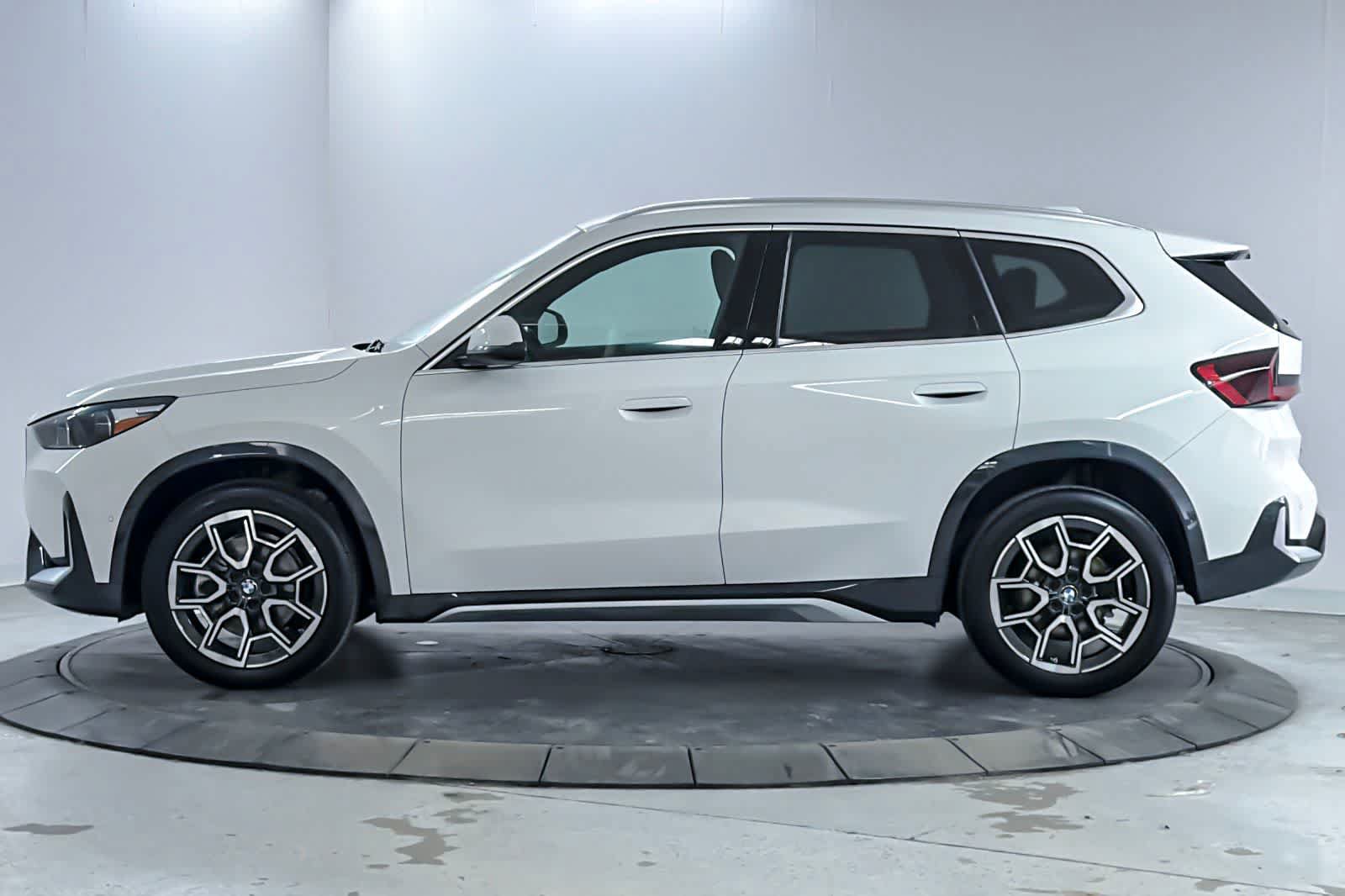 Used 2026 BMW X1 xDrive28i w/ Convenience Package AWD/4WD image 5
