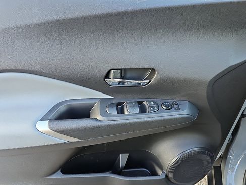 Used 2023 Nissan Kicks SR w/ SR Premium Package image 13