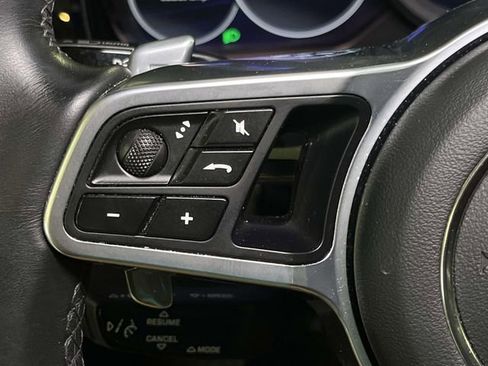 Used 2023 Porsche Cayenne image 38