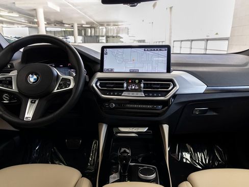 Certified 2025 BMW X4 xDrive30i image 11