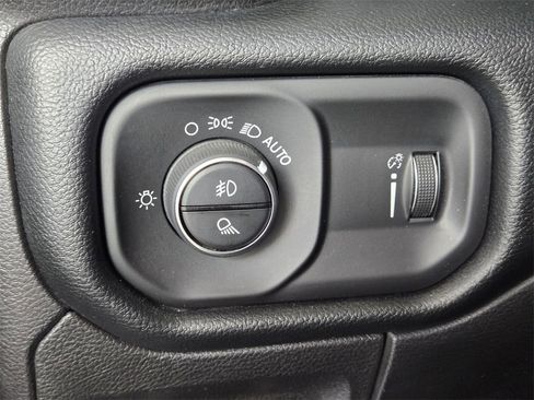 Used 2020 RAM 1500 Big Horn image 38