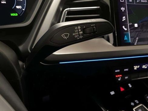 Used 2024 Audi Q4 e-tron Prestige image 41