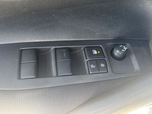 Used 2025 Toyota Corolla LE image 16