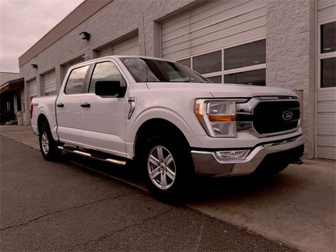 Used 2021 Ford F150 XLT w/ Trailer Tow Package image 10
