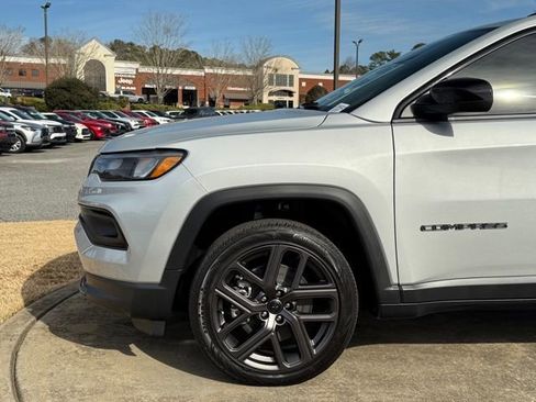 New 2026 Jeep Compass Latitude image 12