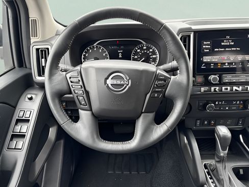 Certified 2025 Nissan Frontier SV w/ SV Convenience Package RWD image 13