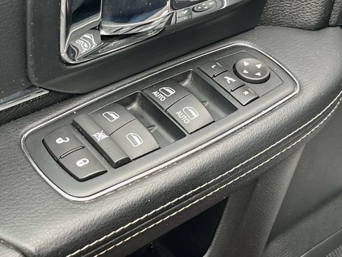 Used 2016 RAM 1500 Laramie AWD/4WD image 19