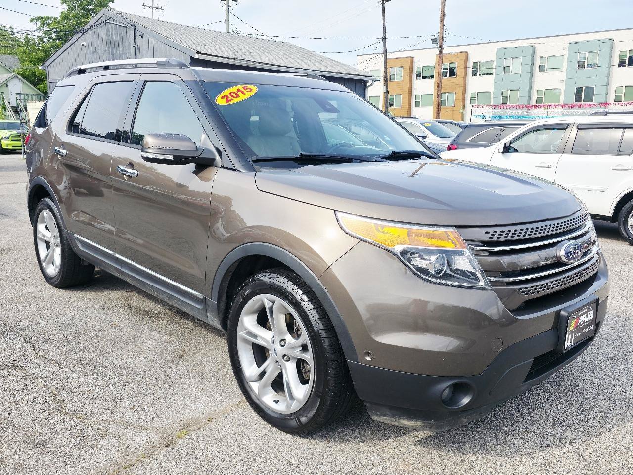 Used 2015 Ford Explorer Limited w/ Equipment Group 302A AWD/4WD image 3