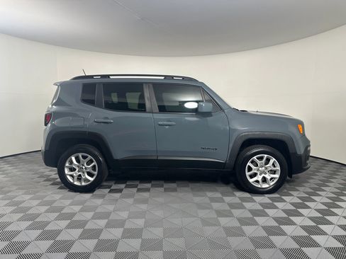 Used 2018 Jeep Renegade Latitude image 8