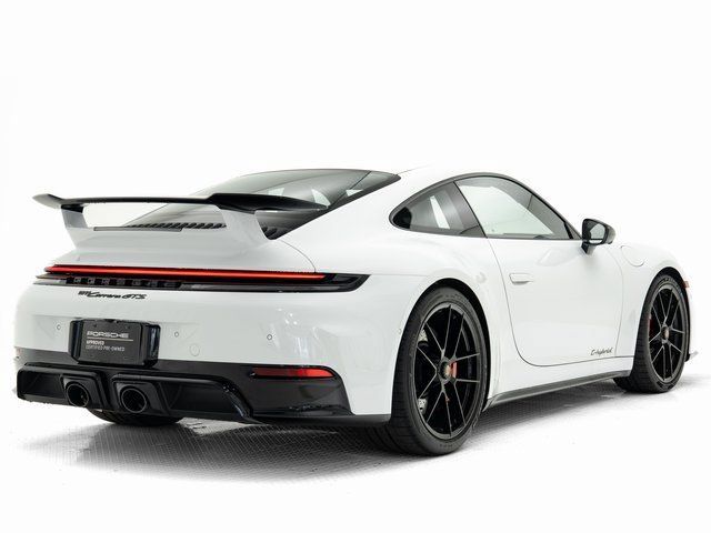 Certified 2025 Porsche 911 Carrera GTS RWD image 34