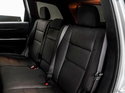 Used 2021 Jeep Grand Cherokee Laredo image 17